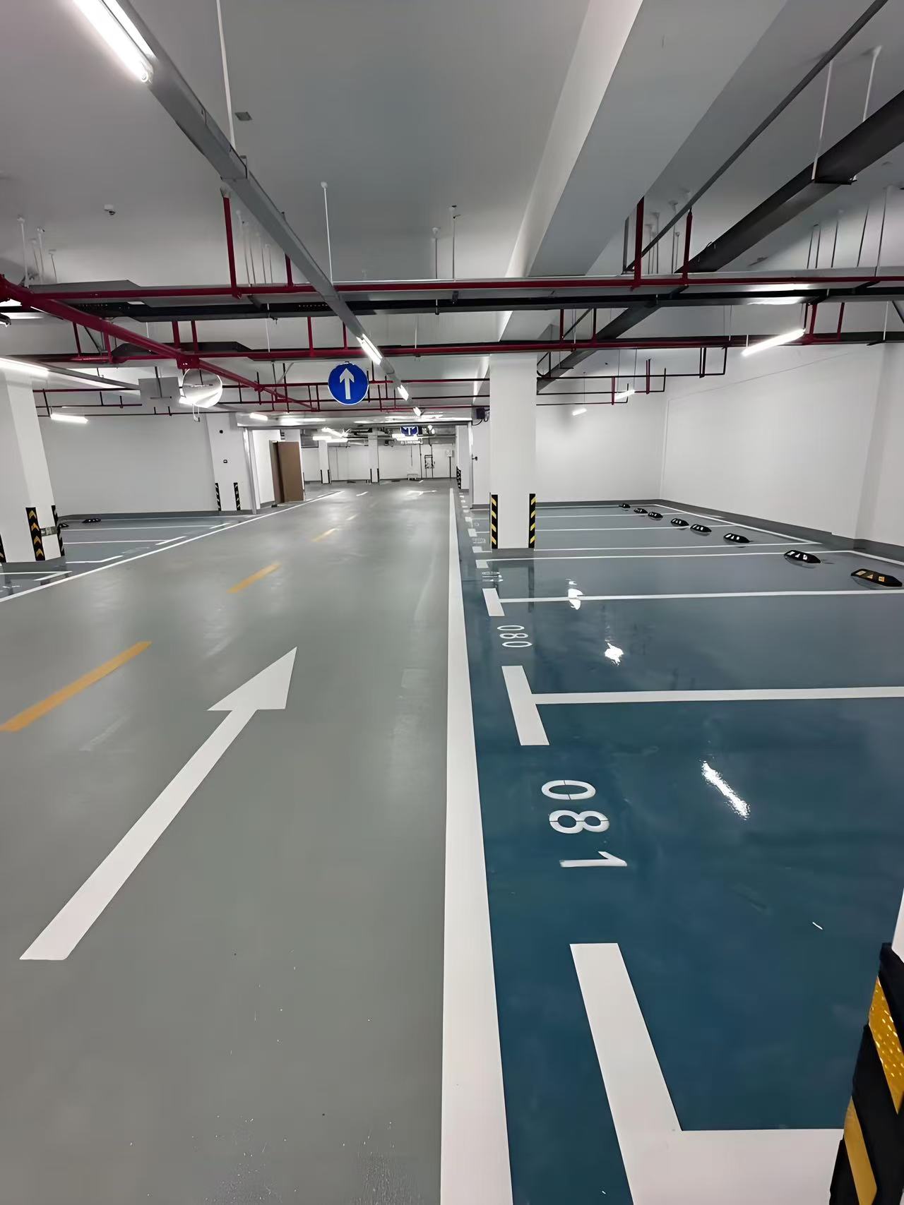 地下车库划线